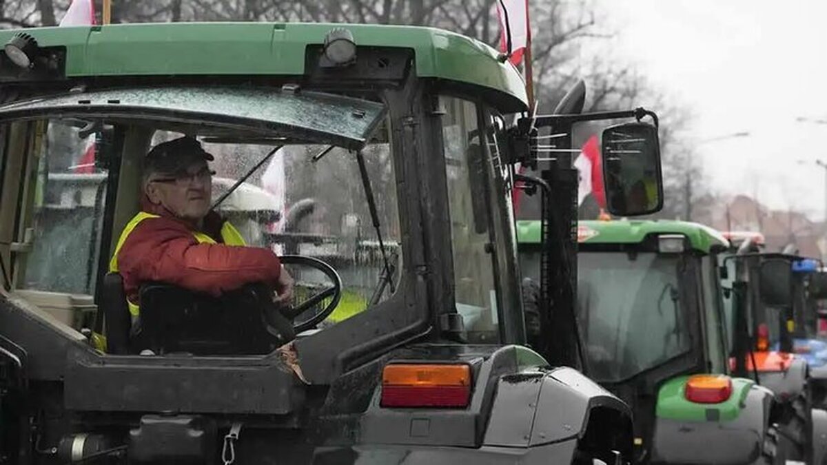 کشاورزان معترض به خیابان‌های پاریس برگشتند