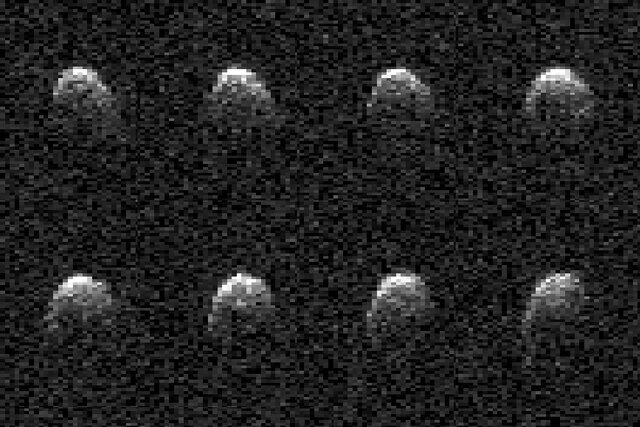 عکس | عبور یک سیارک از بیخ گوش زمین