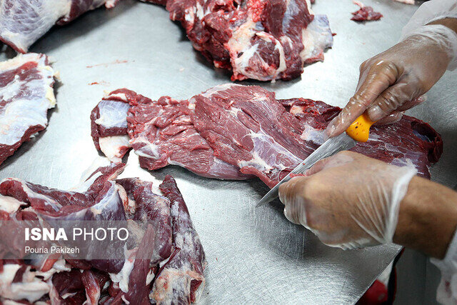 توزیع دو تن گوشت قربانی بین مراکز شبانه‌روزی و مددجویان قمی